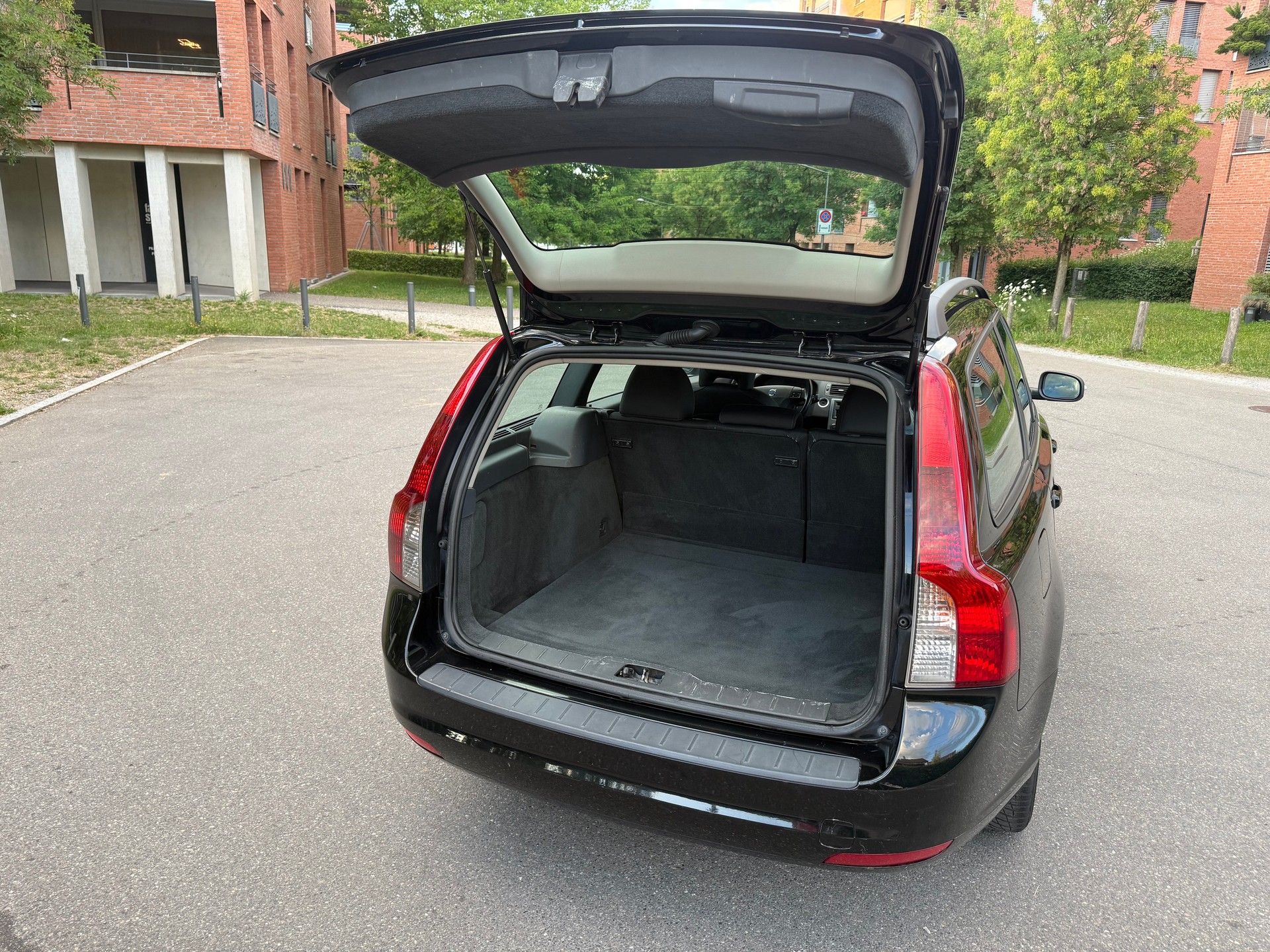 VOLVO V50 2.0D Kinetic-image-21