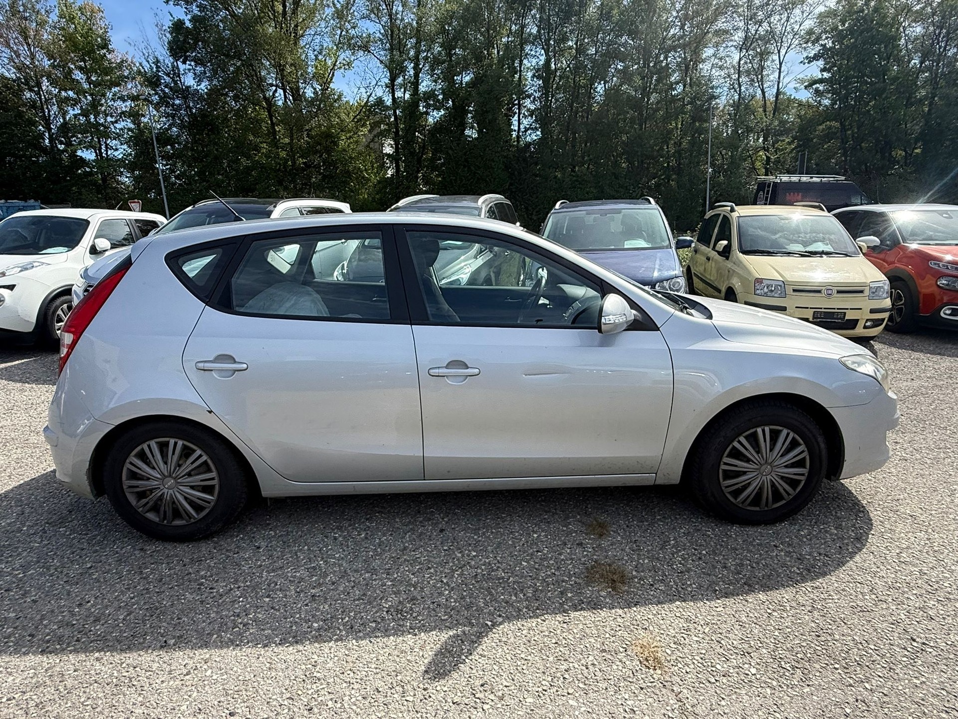 HYUNDAI i30 1.6 Swiss Plus Edition-image-3