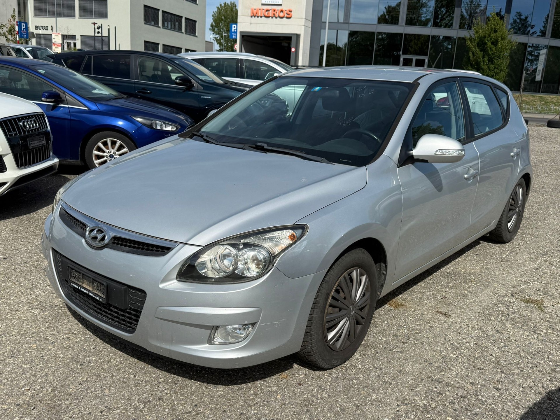 HYUNDAI i30 1.6 Swiss Plus Edition-image-4