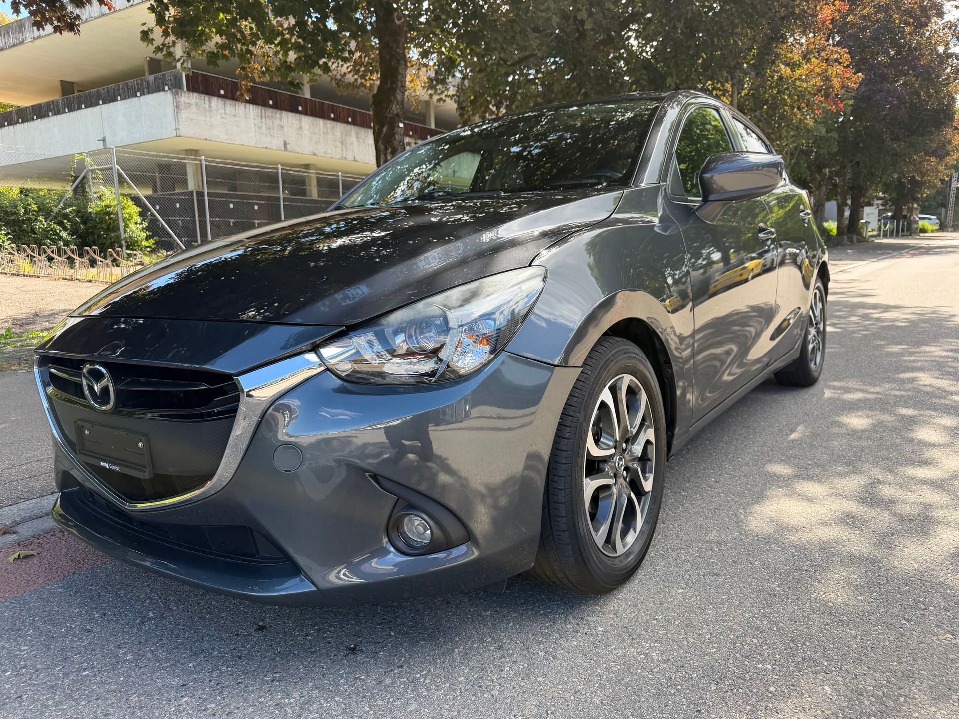 MAZDA 2 1.5i 16V Skyactiv-G Revolution-showroom-element-1