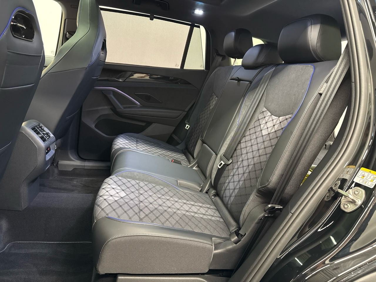VW Tayron 1.5 TSI PHEV R-Line Black Style Limited Editon 272PS-image-13