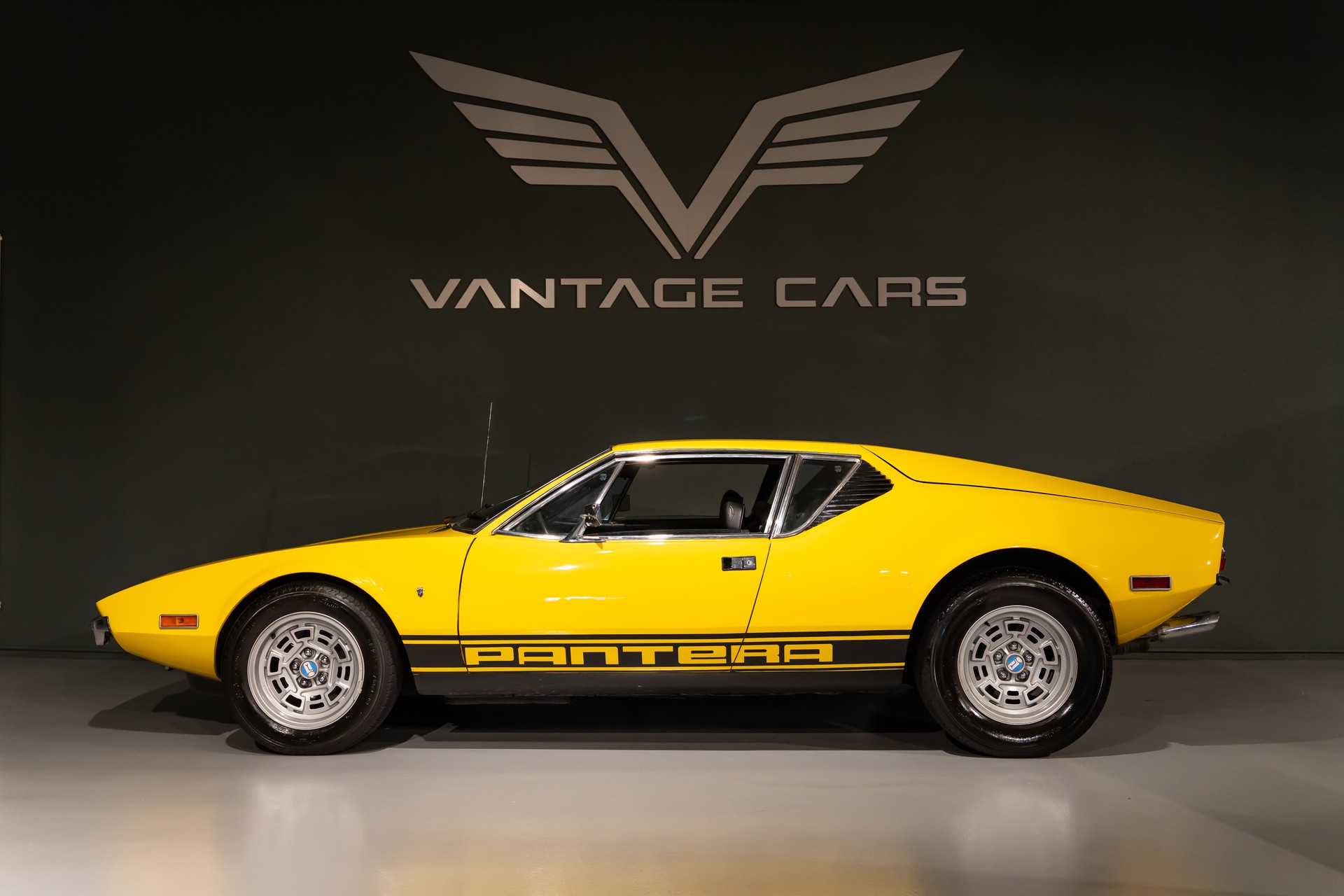 DE TOMASO PANTERA-showroom-element-1