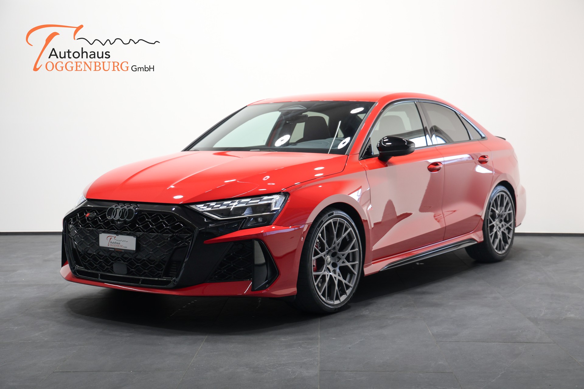 AUDI RS3 Limousine 2.5 TSI quattro S-tronic *Facelift*5 Jahre Werksgarantie*-showroom-element-1