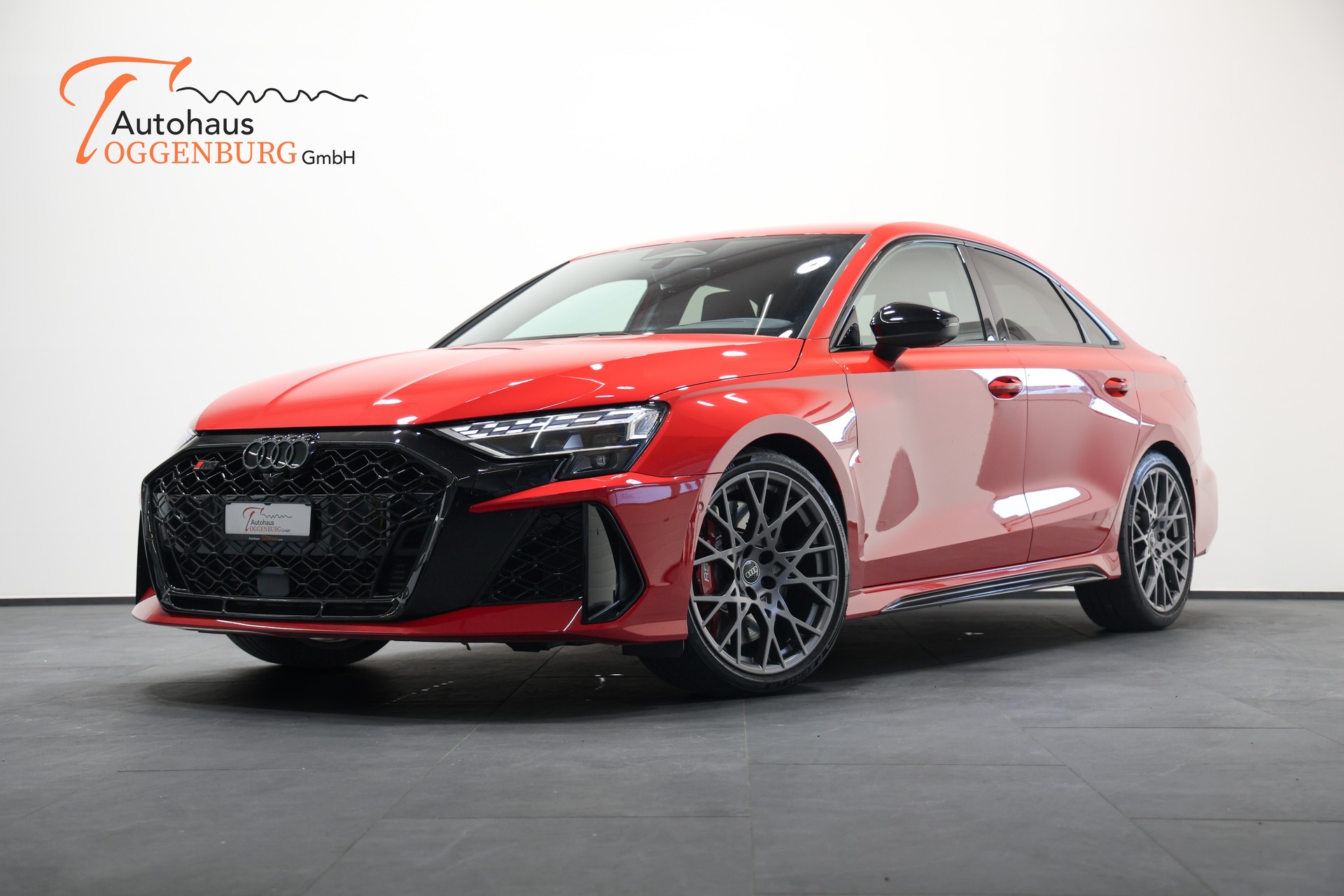 AUDI RS3 Limousine 2.5 TSI quattro S-tronic *Facelift*5 Jahre Werksgarantie*-showroom-element-2
