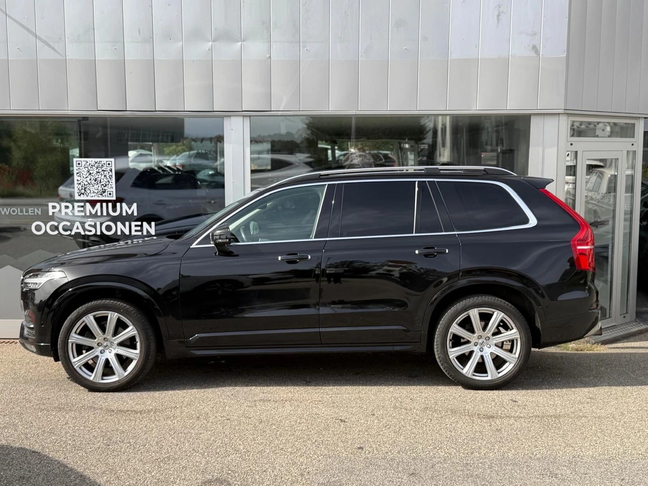 VOLVO XC90 D5 AWD Momentum Geartronic-image-1