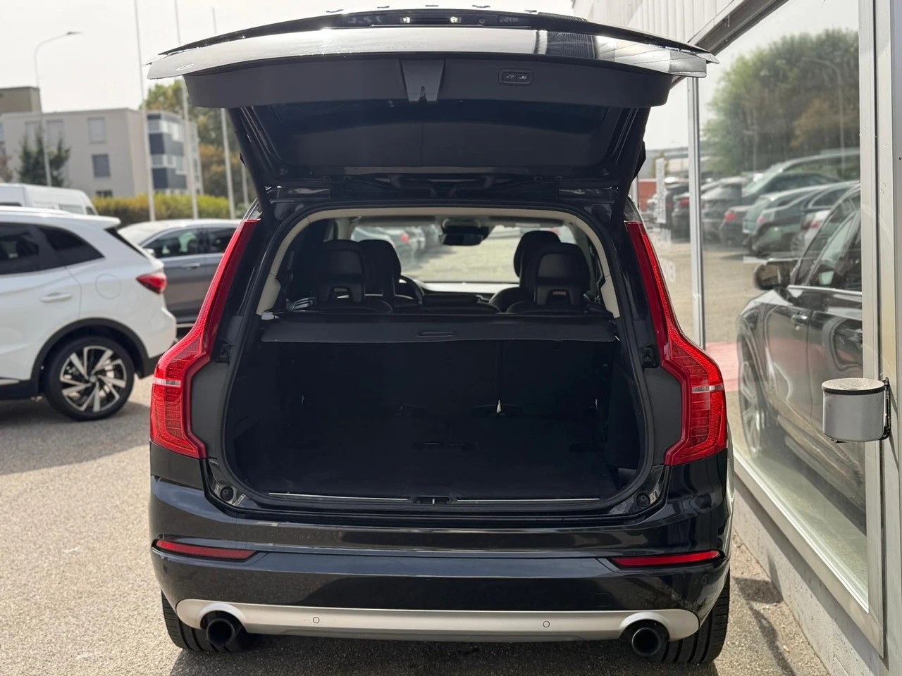 VOLVO XC90 D5 AWD Momentum Geartronic-image-13
