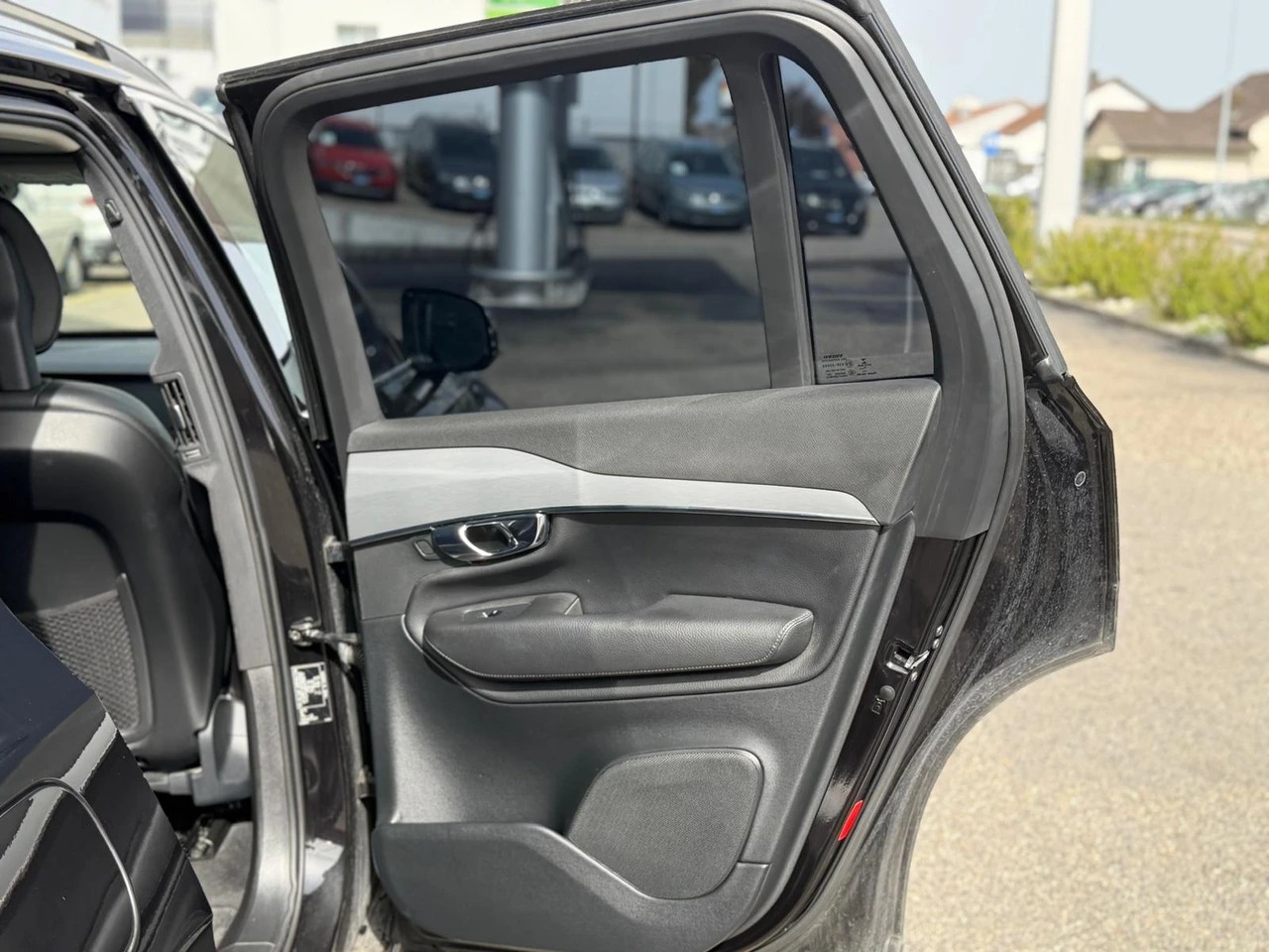 VOLVO XC90 D5 AWD Momentum Geartronic-image-11