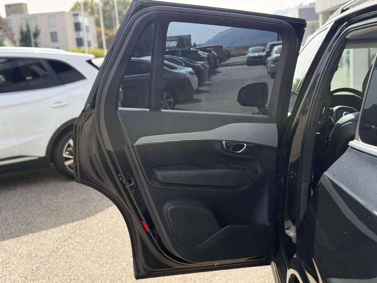 VOLVO XC90 D5 AWD Momentum Geartronic-image-9