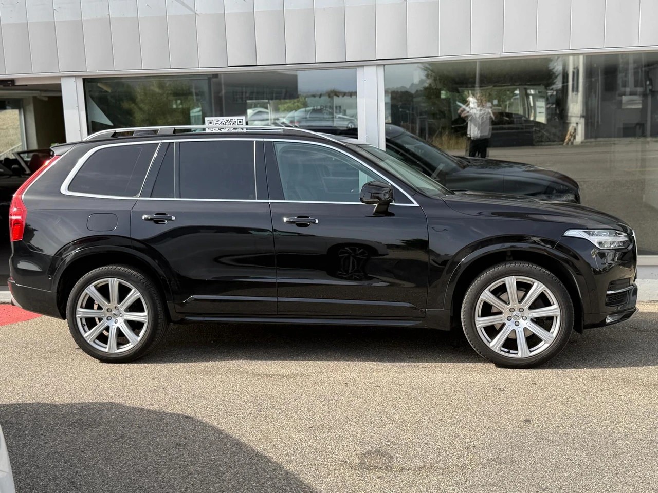 VOLVO XC90 D5 AWD Momentum Geartronic-image-2