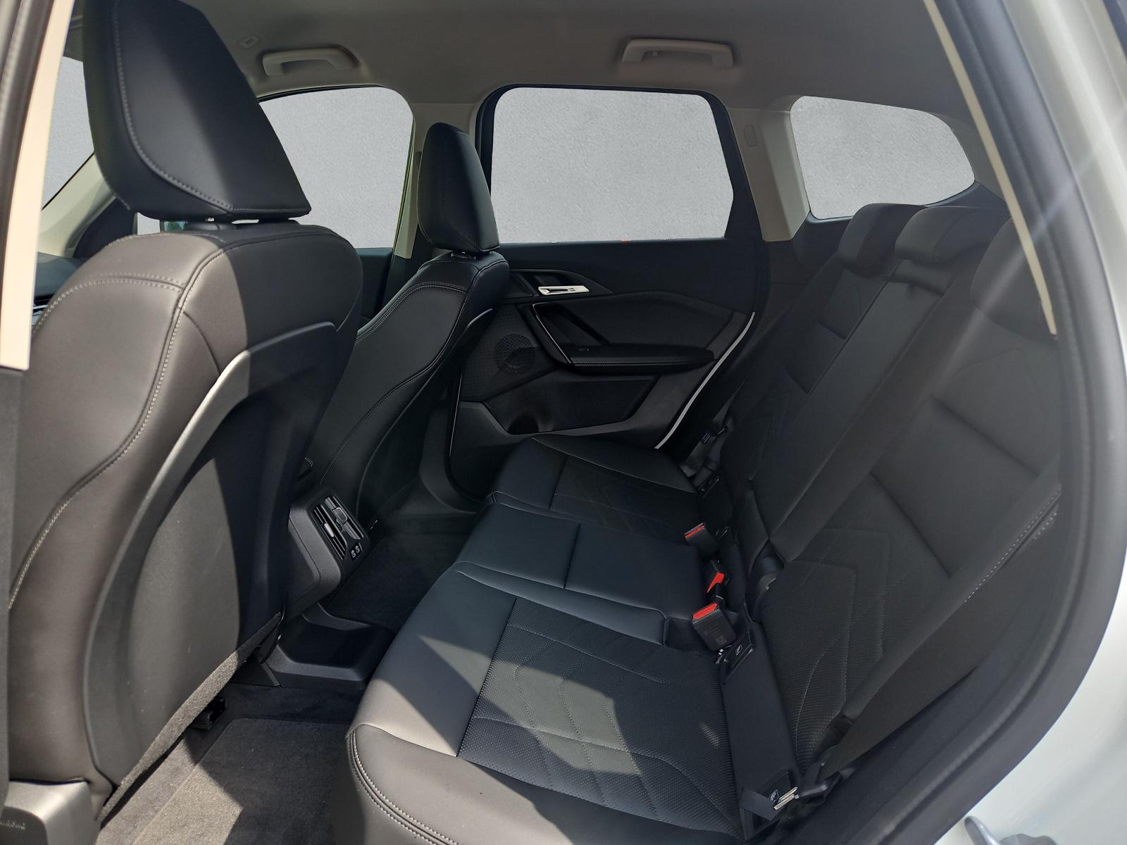 BMW iX1 20 eDrive U11 (CH) AHK 📍 ** Action Leasing à 2.88% Jusqu'au 30.09.2026 **-image-11