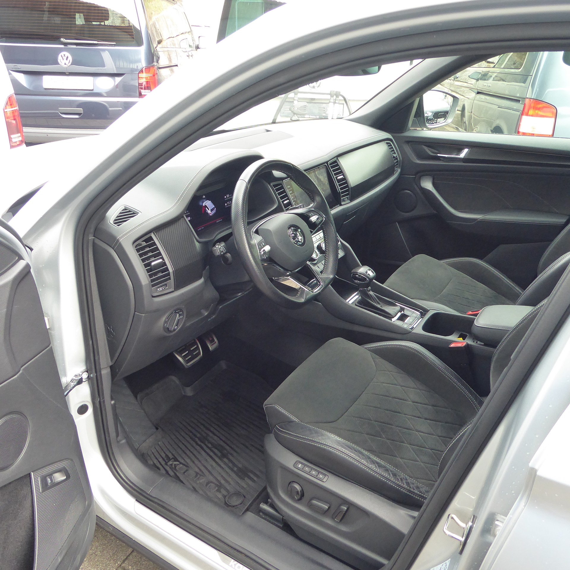 SKODA Kodiaq 2.0 TDI CR SportLine 4x4 DSG-image-4