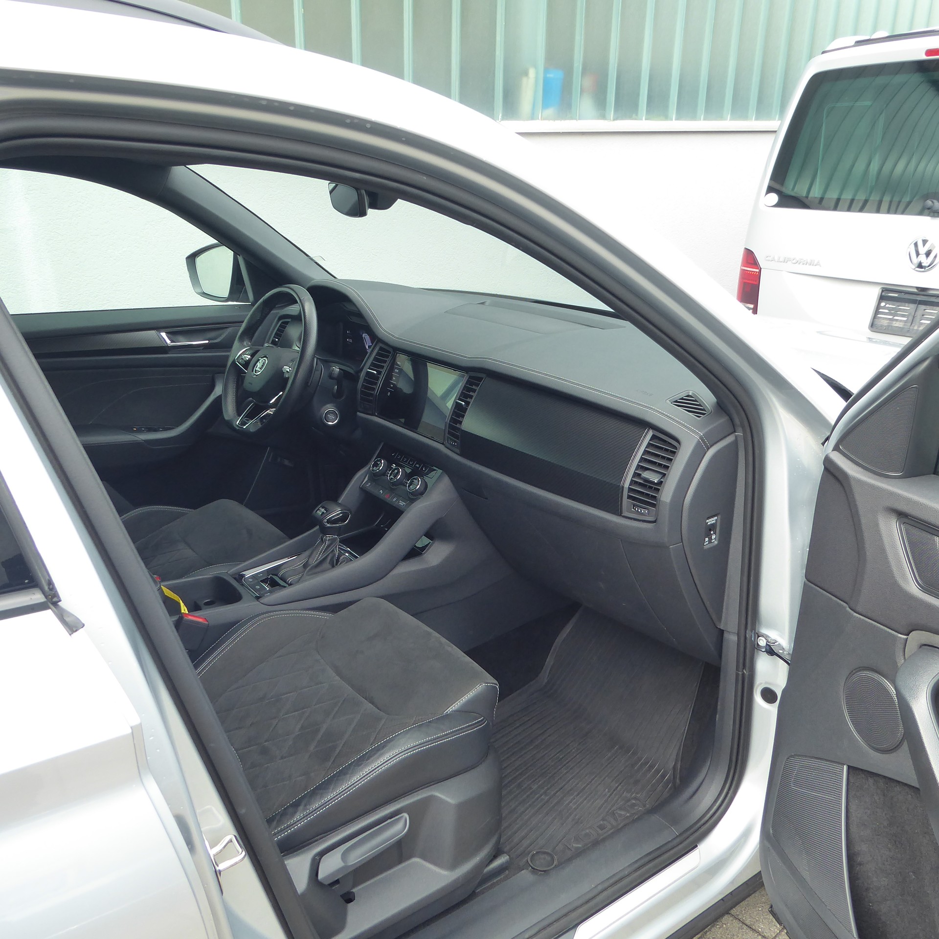 SKODA Kodiaq 2.0 TDI CR SportLine 4x4 DSG-image-8