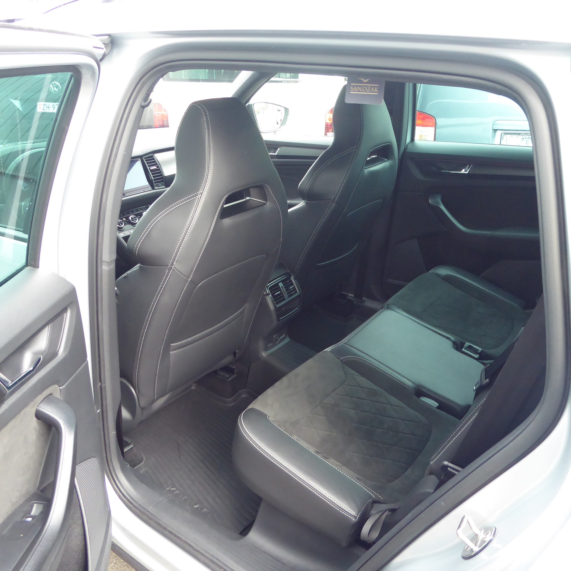 SKODA Kodiaq 2.0 TDI CR SportLine 4x4 DSG-image-5