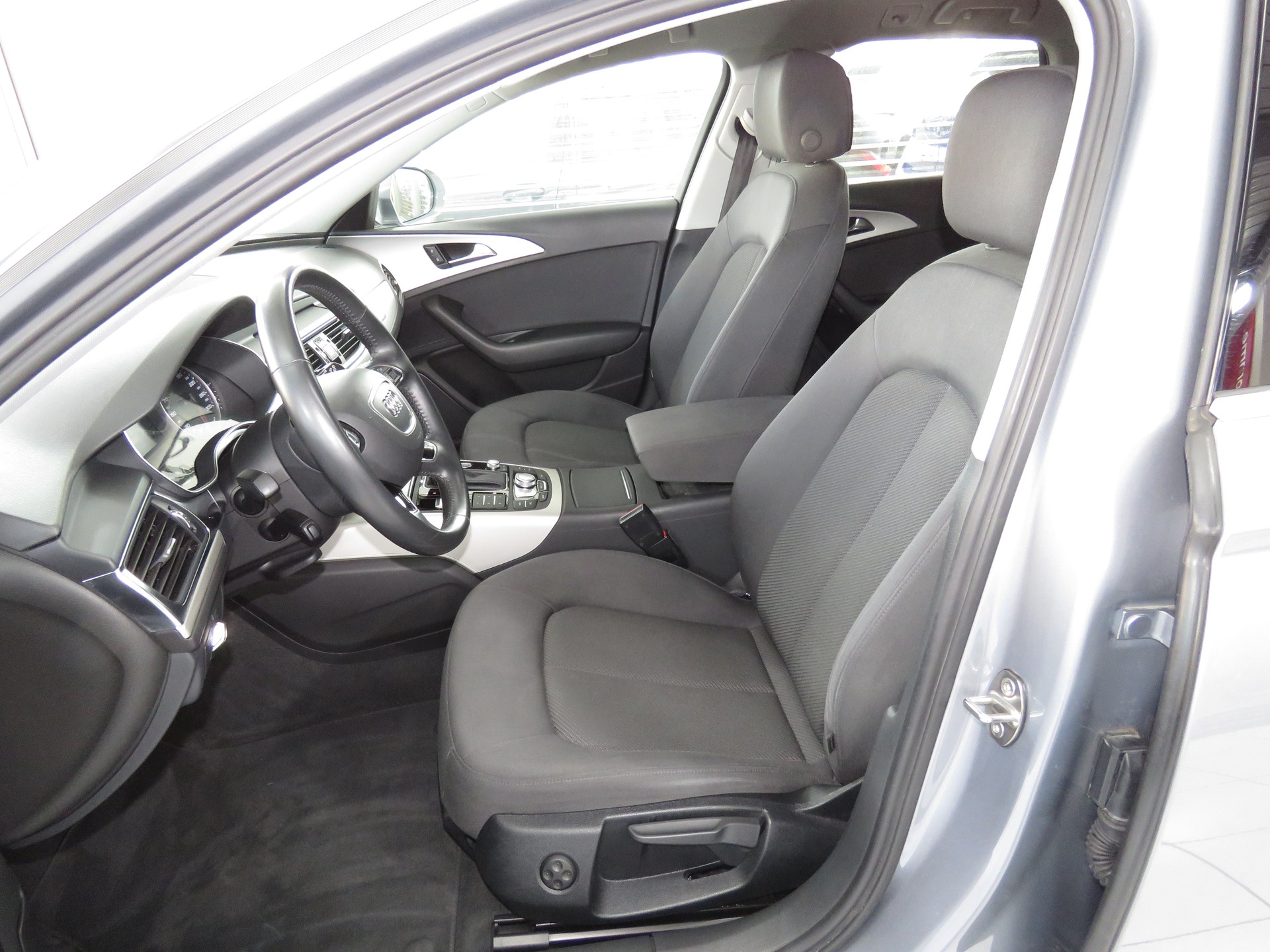 AUDI A6 Avant 2.0 TFSI Quattro S-tronic (Automat)-image-7