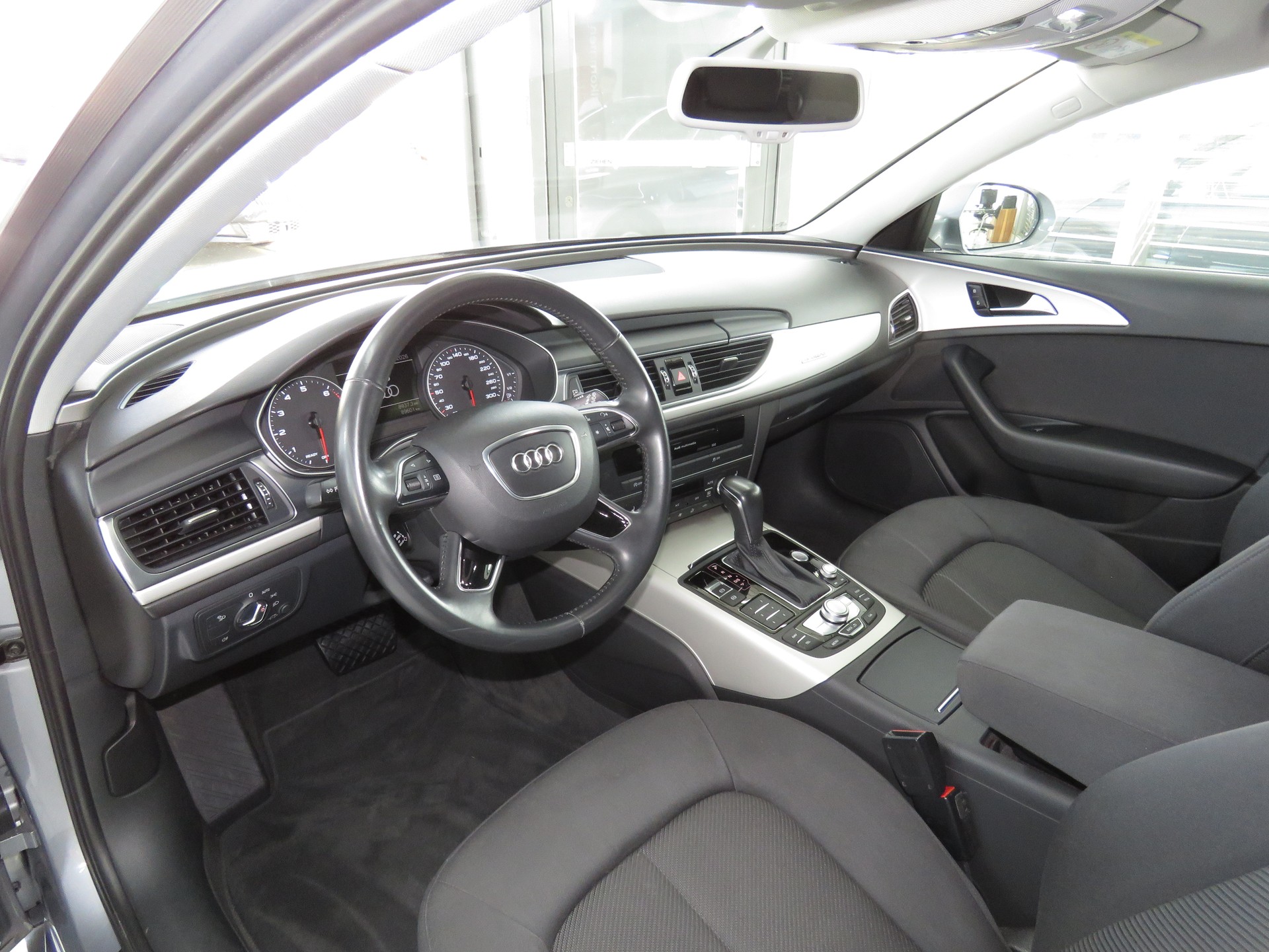AUDI A6 Avant 2.0 TFSI Quattro S-tronic (Automat)-image-6