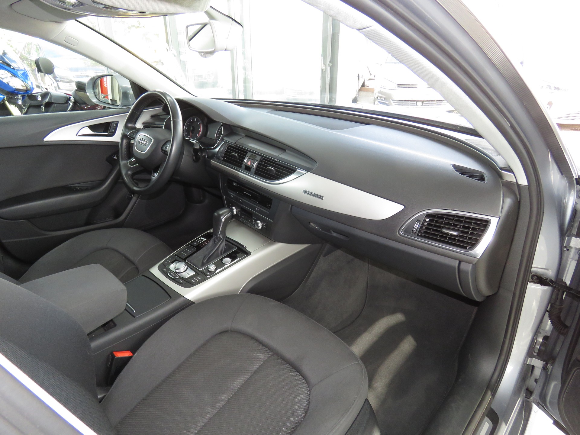 AUDI A6 Avant 2.0 TFSI Quattro S-tronic (Automat)-image-10