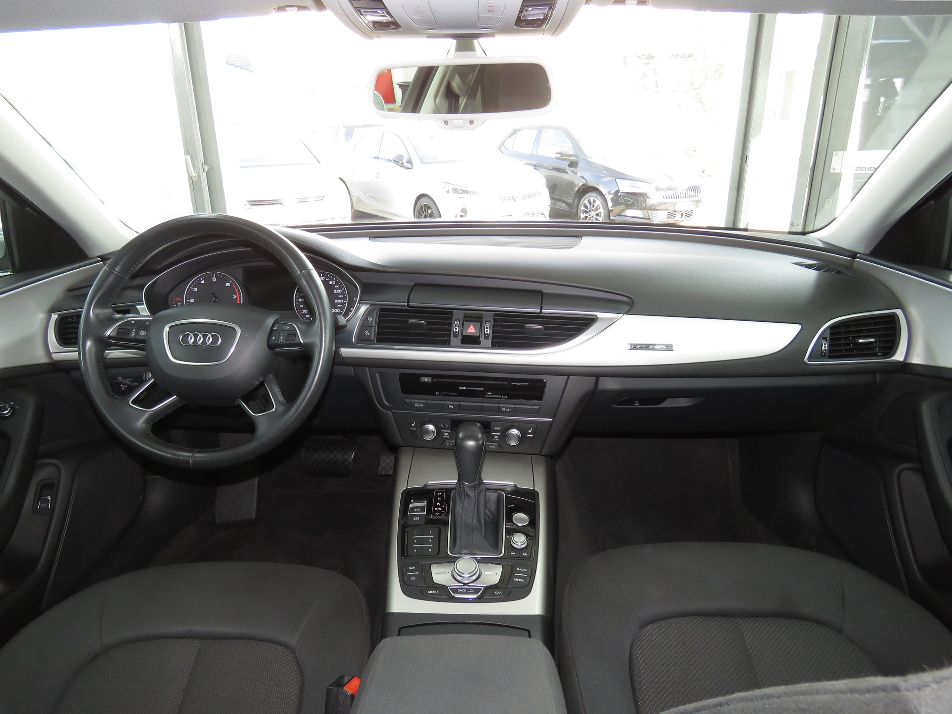 AUDI A6 Avant 2.0 TFSI Quattro S-tronic (Automat)-image-13