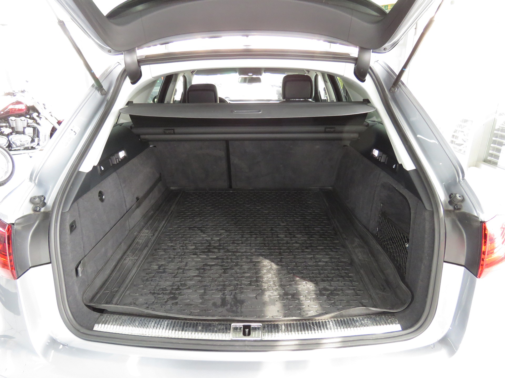 AUDI A6 Avant 2.0 TFSI Quattro S-tronic (Automat)-image-9