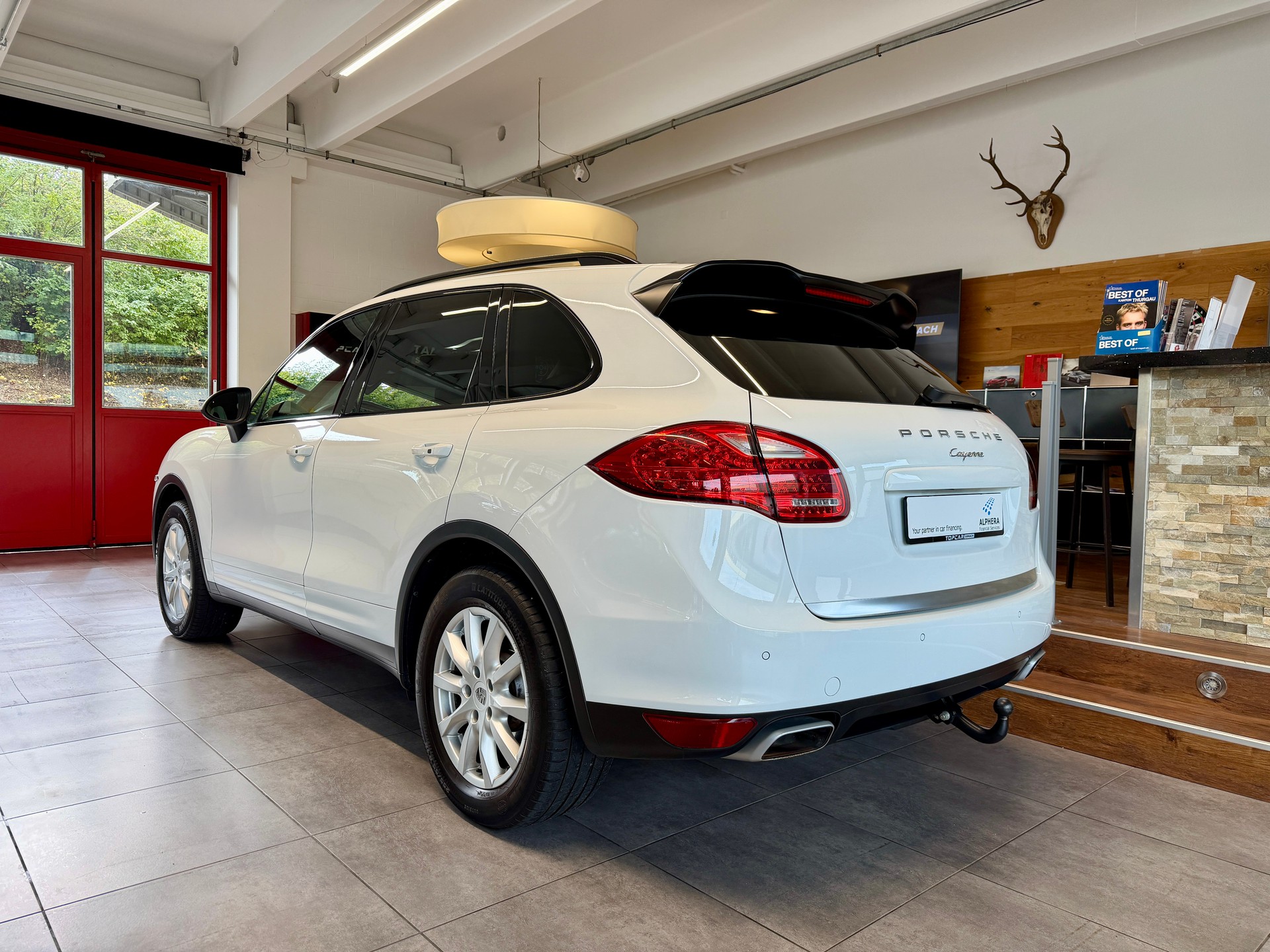 PORSCHE Cayenne Diesel-showroom-element-3