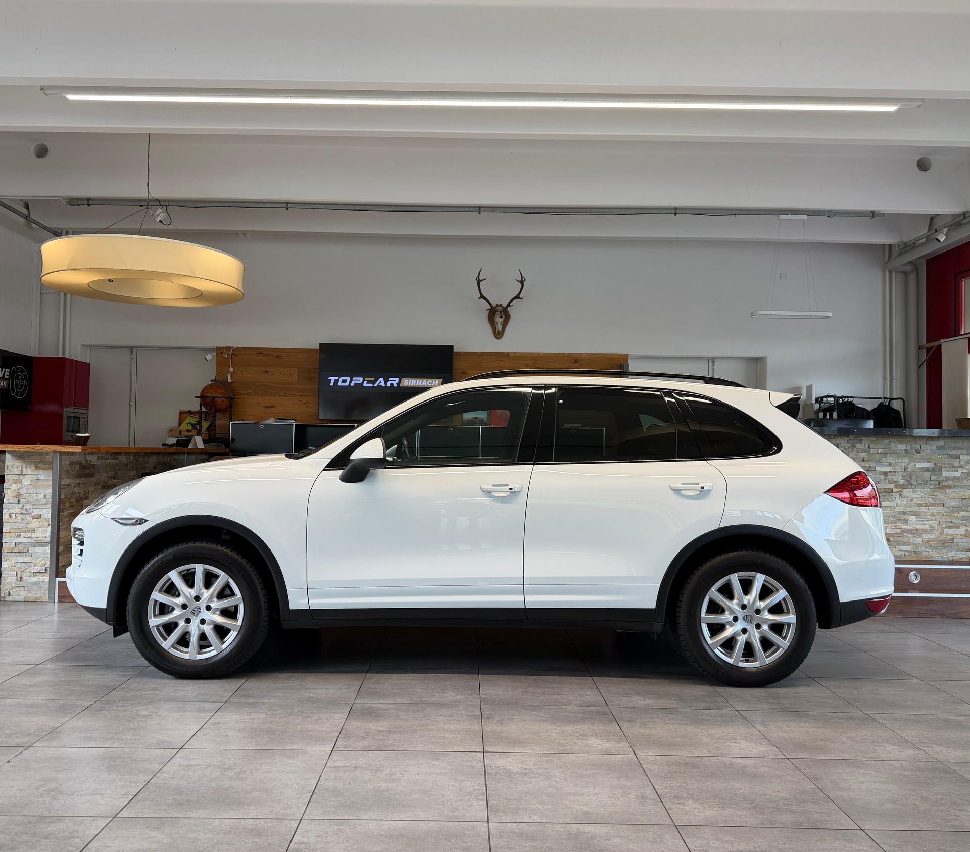 PORSCHE Cayenne Diesel-showroom-element-2