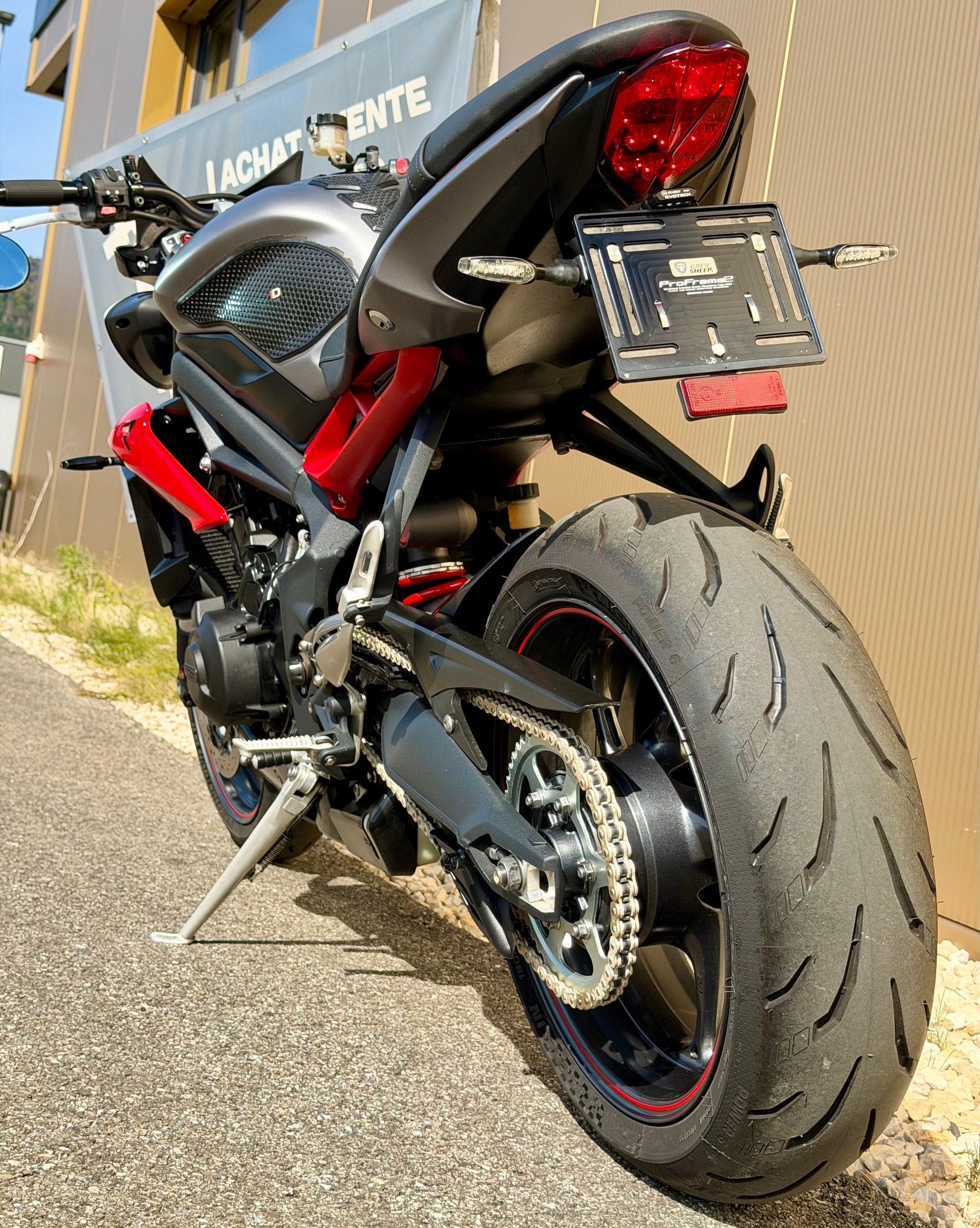 TRIUMPH Street Triple 675 R ABS-image-12