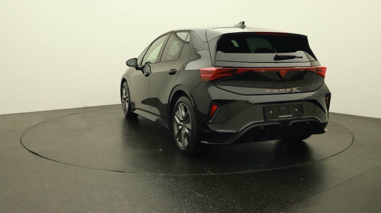 CUPRA Born 79 kWh-showroom-element-3