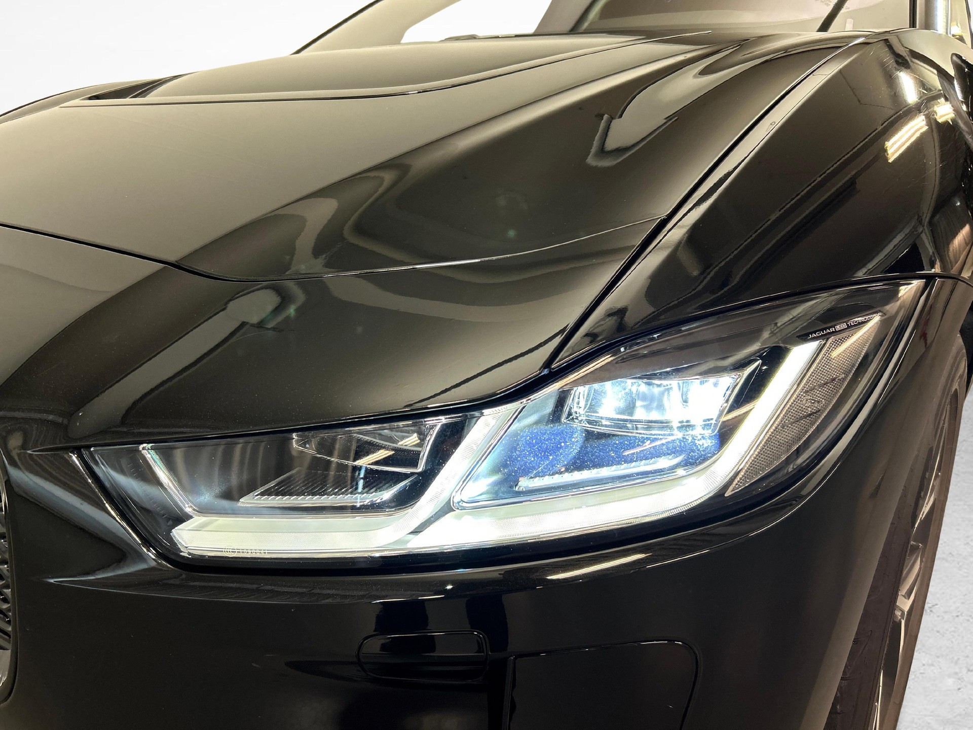 JAGUAR I-Pace EV400 HSE AWD-image-18