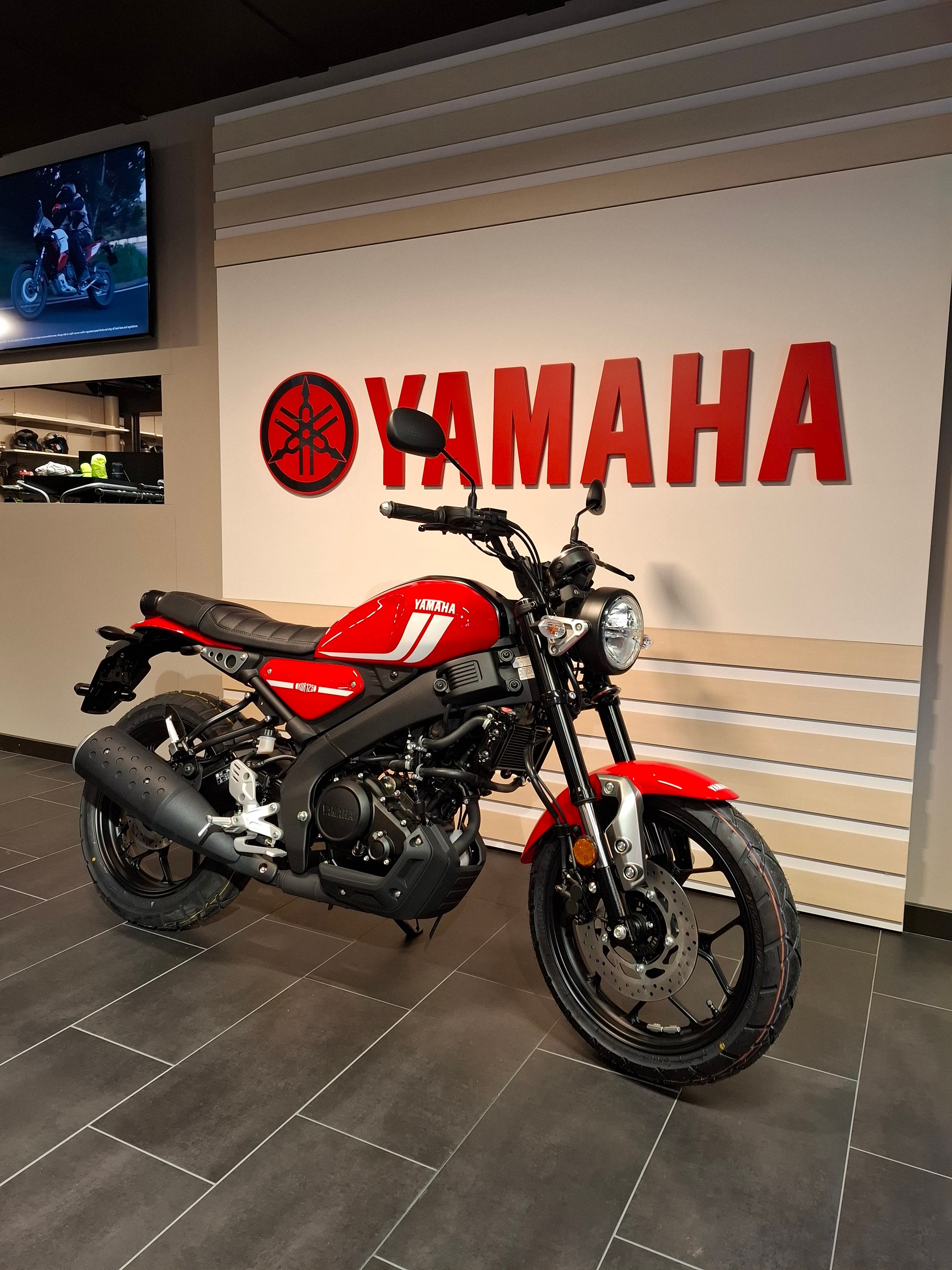 YAMAHA XSR 125-image-1