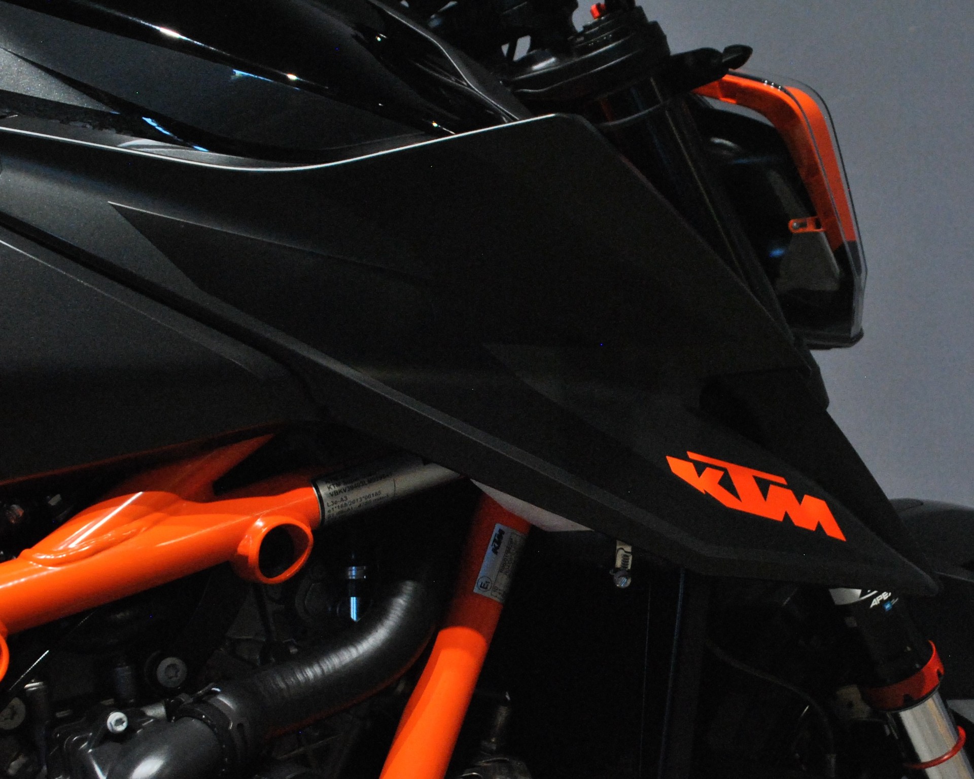 KTM 1290 Super Duke R-image-6