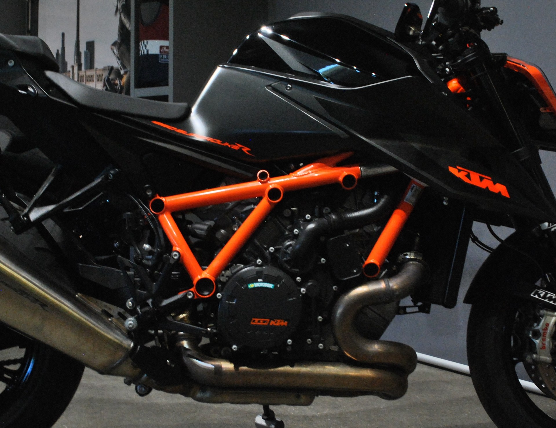 KTM 1290 Super Duke R-image-9