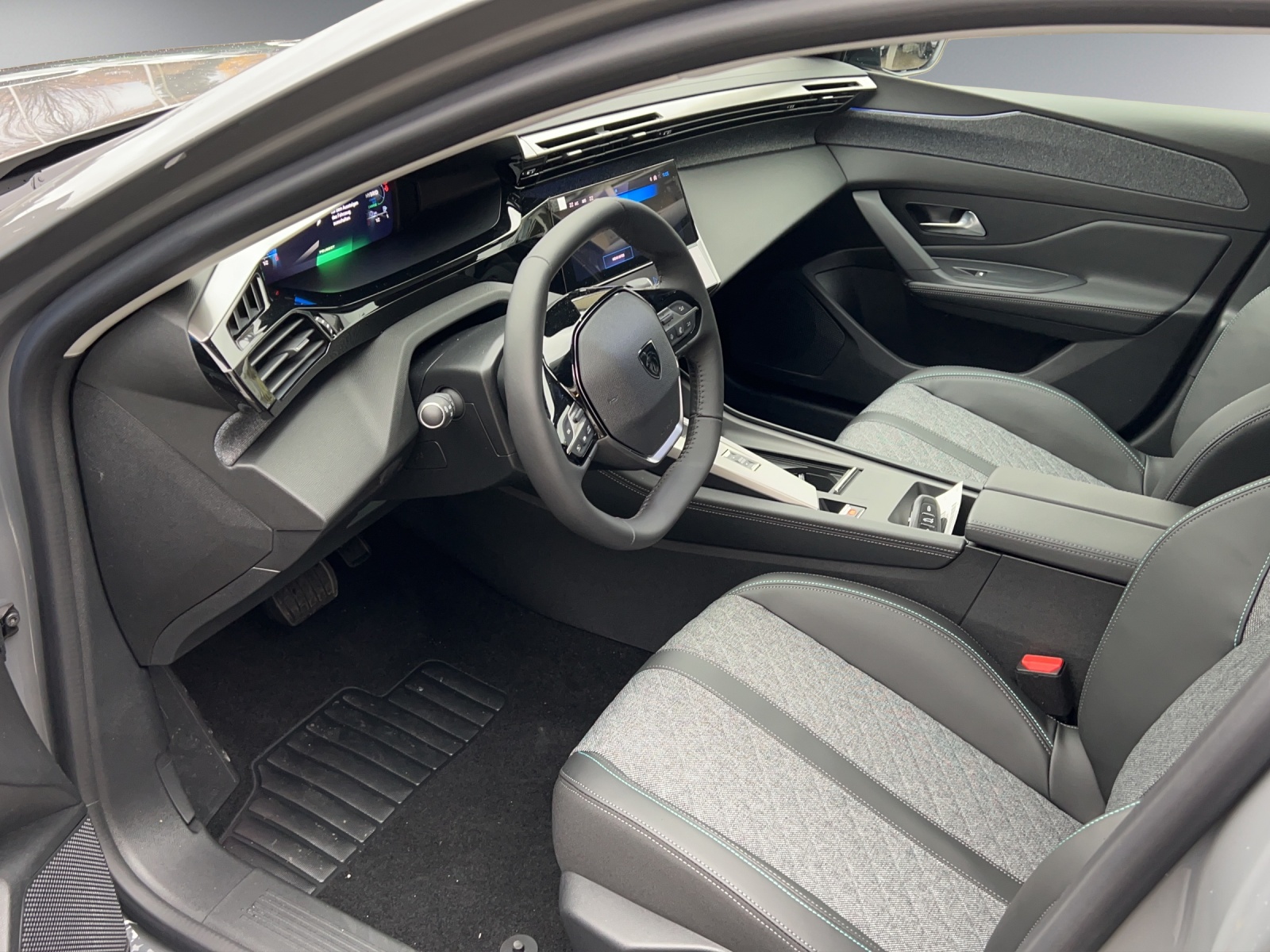 PEUGEOT 408 1.6 PHEV 180 Allure Pack-showroom-element-3