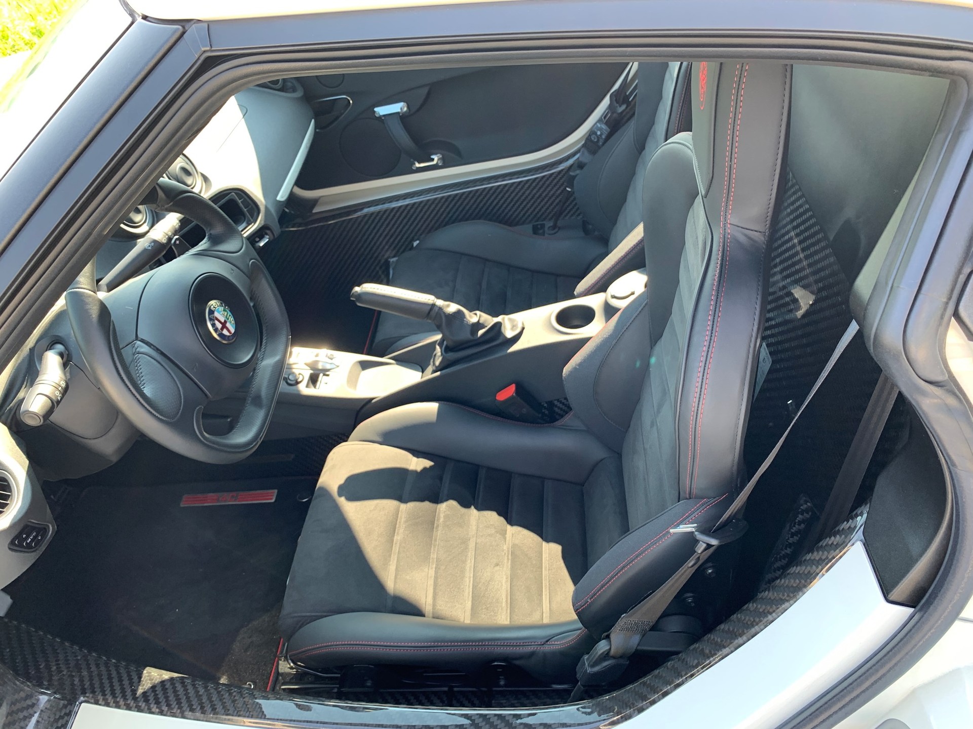 ALFA ROMEO 4C 1750 TBi TCT-image-1
