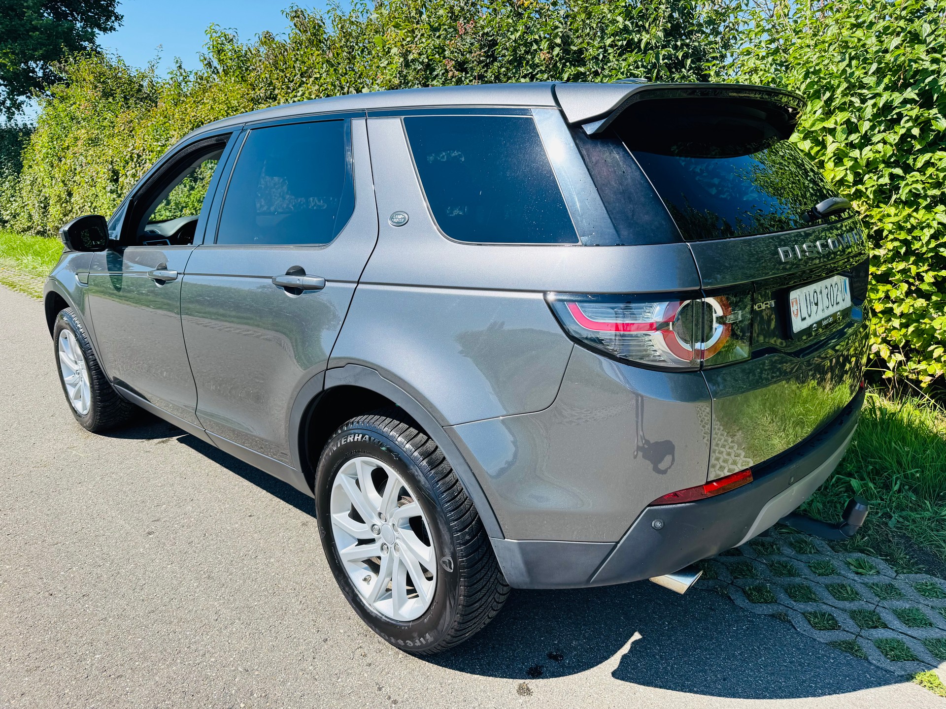LAND ROVER Discovery Sport 2.0 TD4 SE AT9-image-3