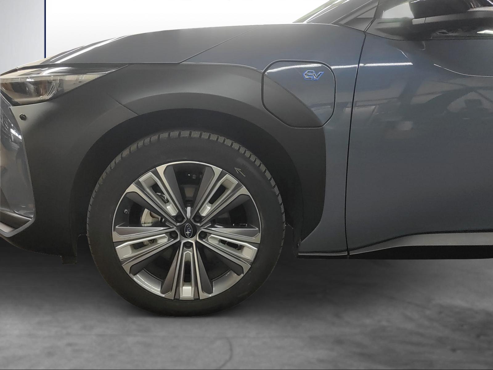 SUBARU Solterra eV Luxury AWD-showroom-element-3