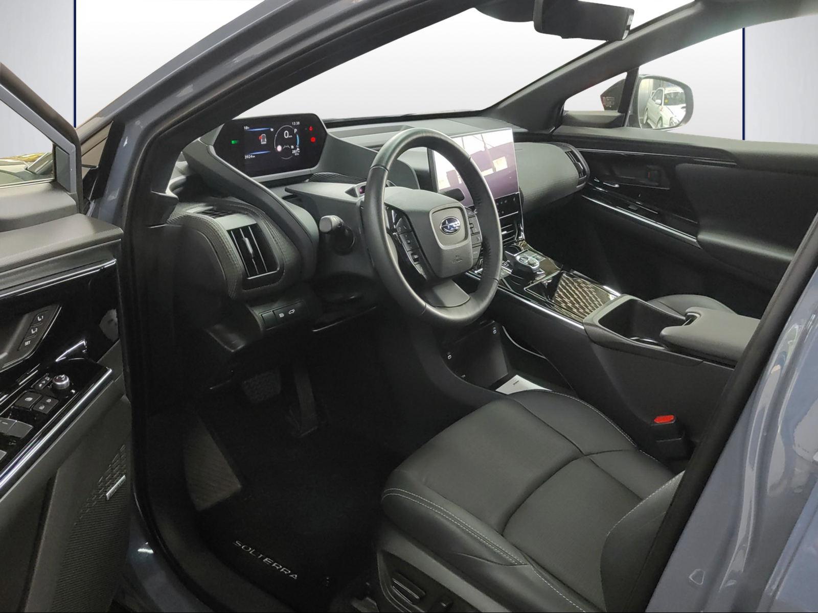 SUBARU Solterra eV Luxury AWD-image-7