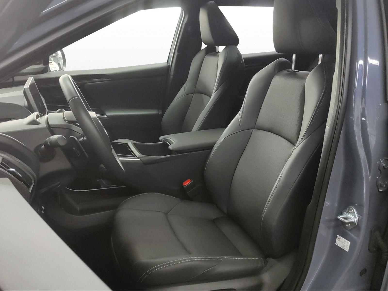 SUBARU Solterra eV Luxury AWD-image-13