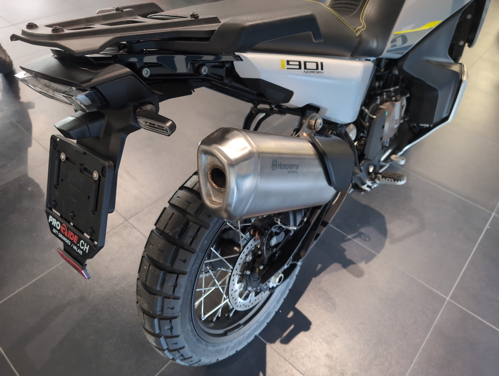 HUSQVARNA Norden 901-image-8