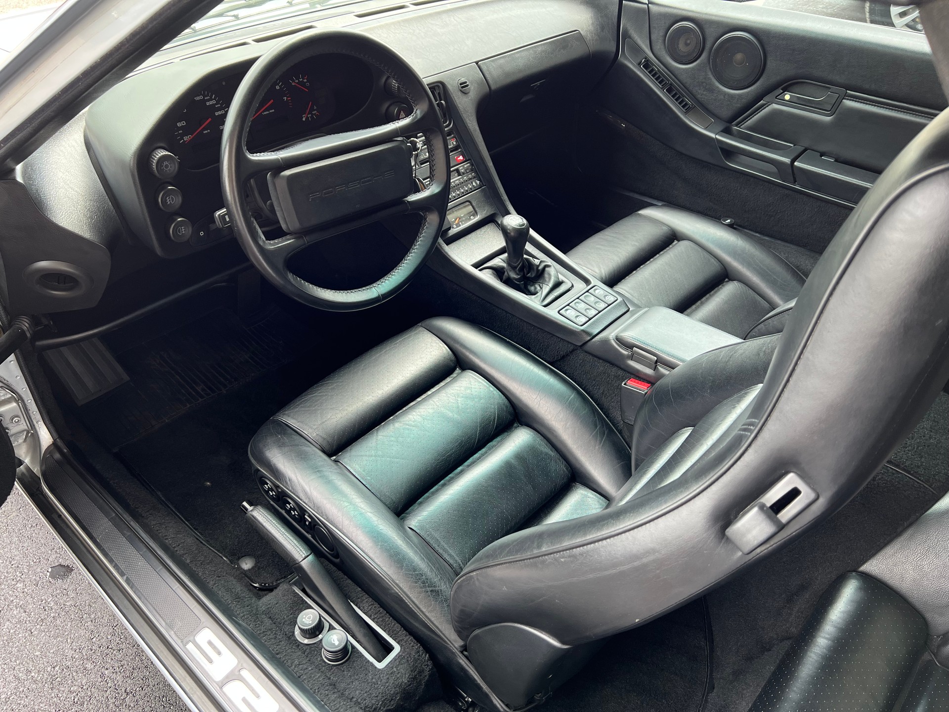 PORSCHE 928 GT-image-8
