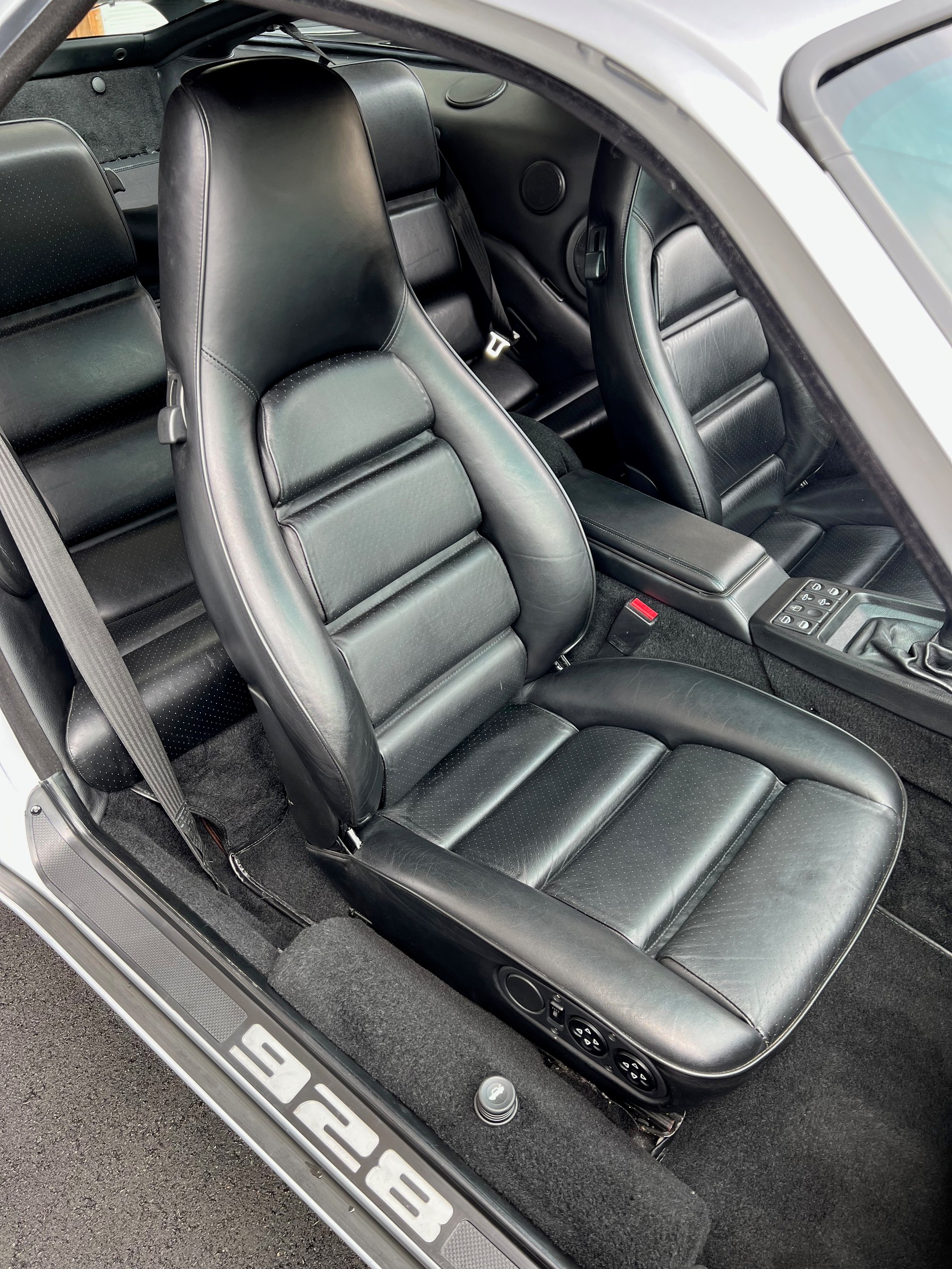 PORSCHE 928 GT-image-15