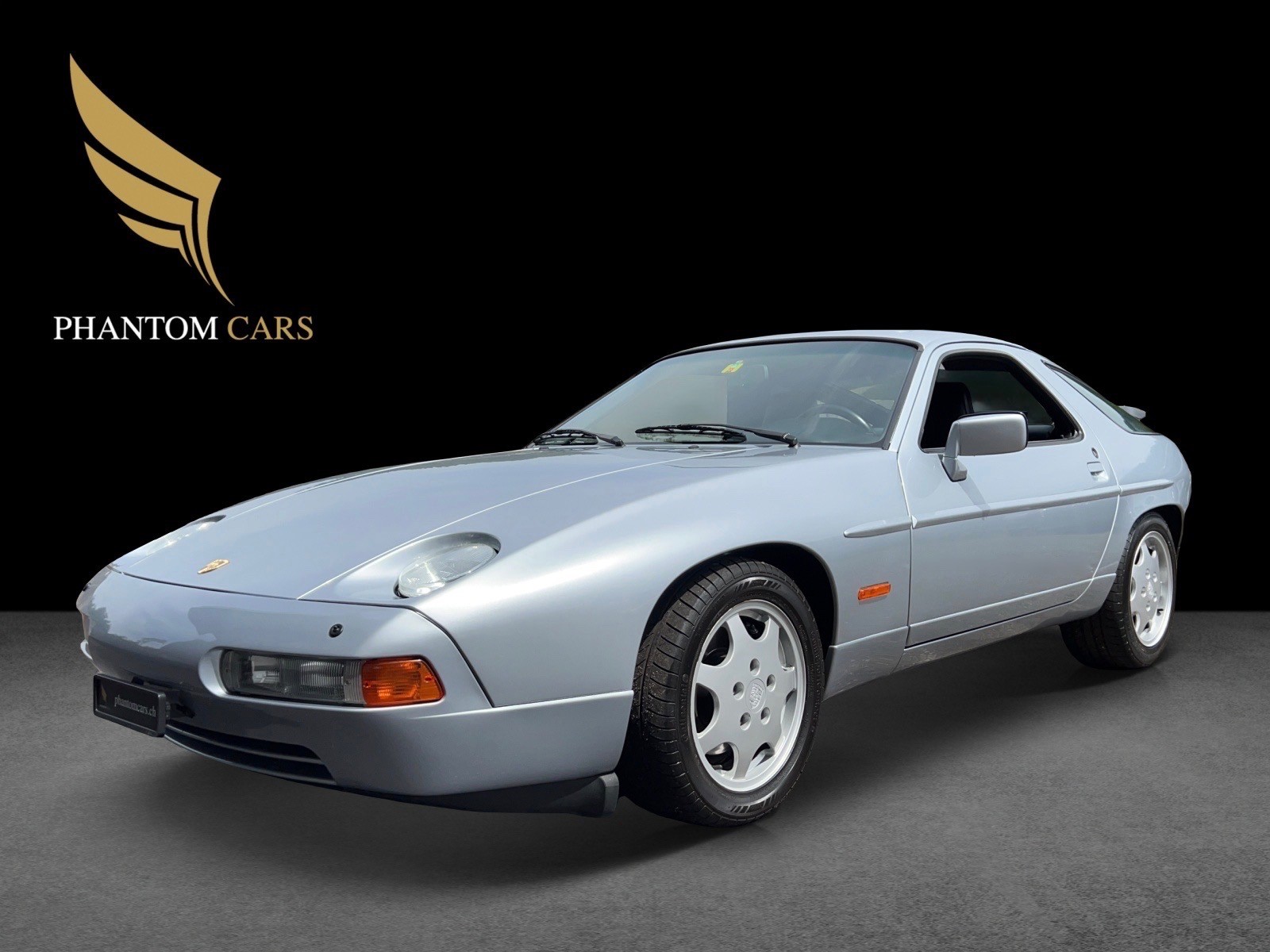 PORSCHE 928 GT-showroom-element-3