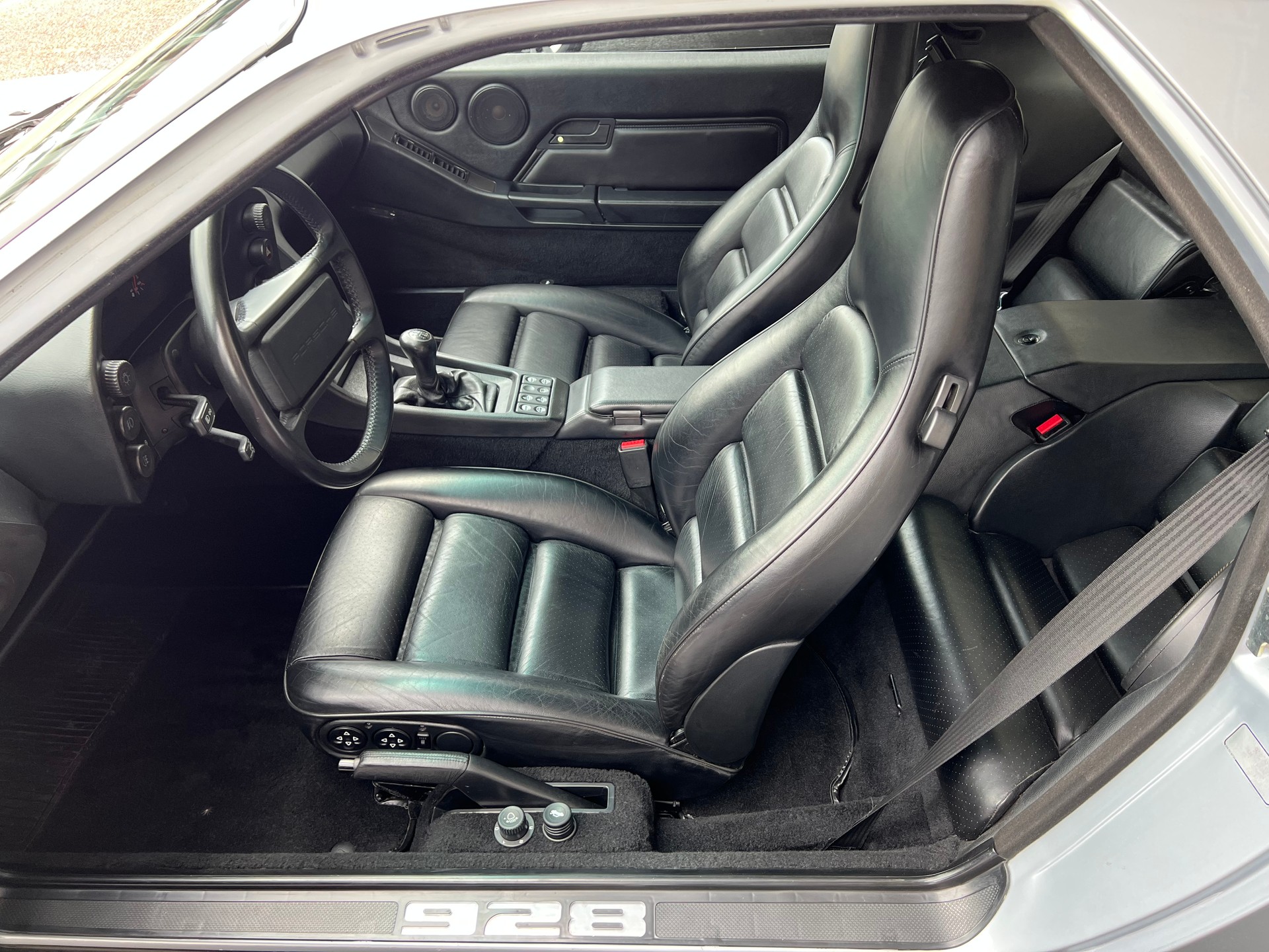 PORSCHE 928 GT-image-9