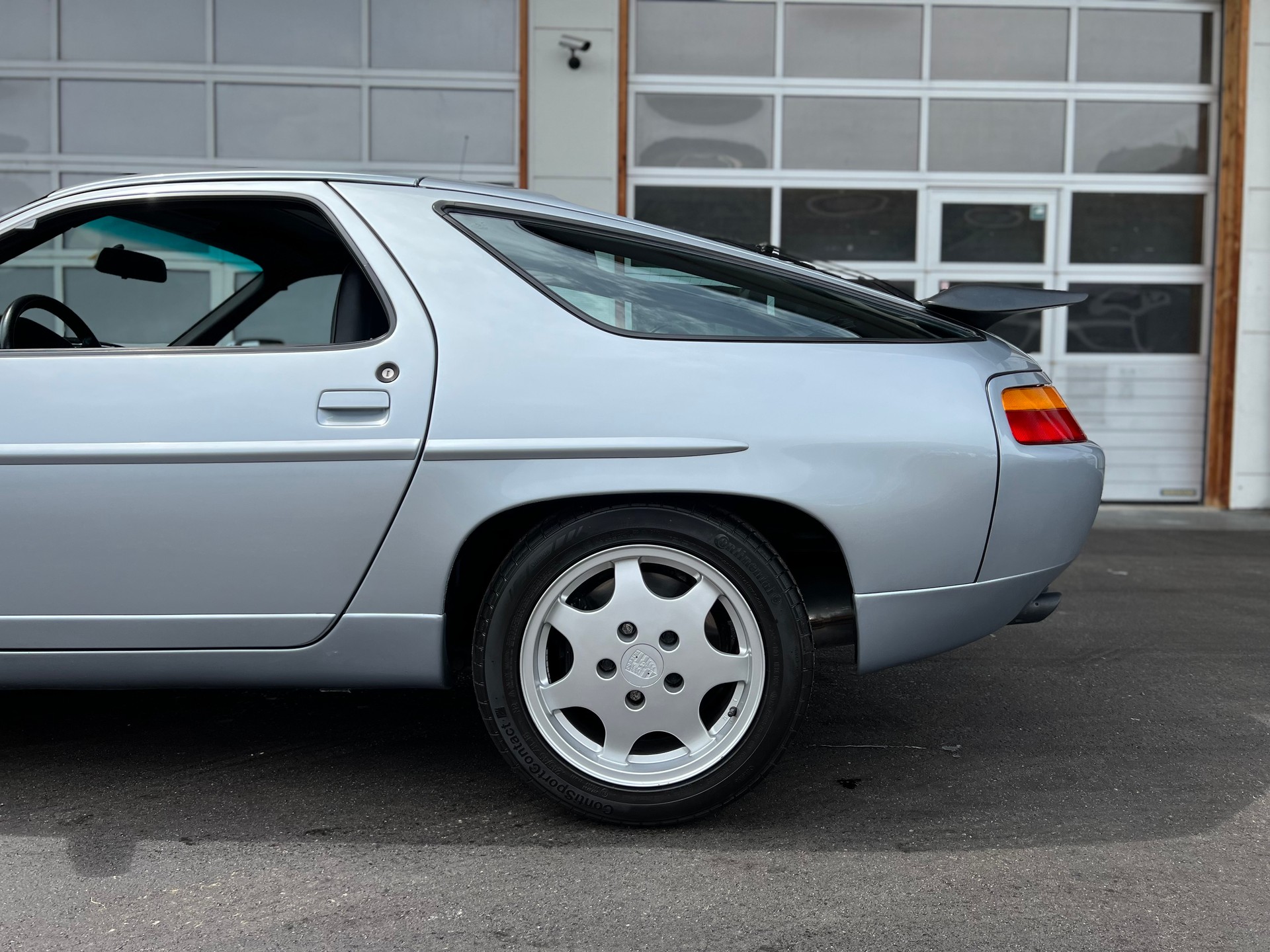 PORSCHE 928 GT-image-24