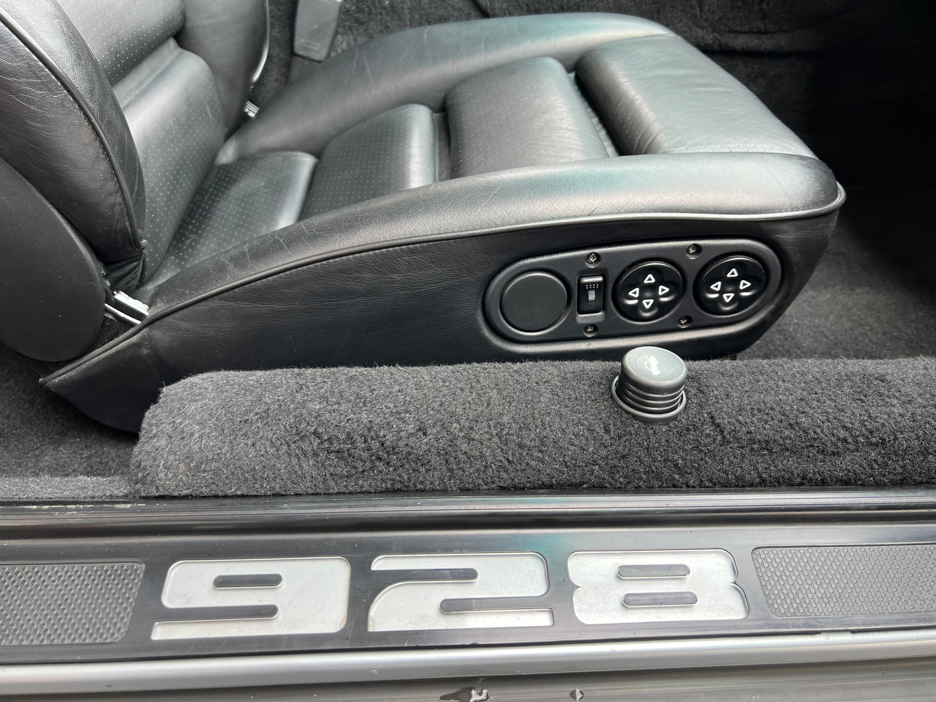 PORSCHE 928 GT-image-21