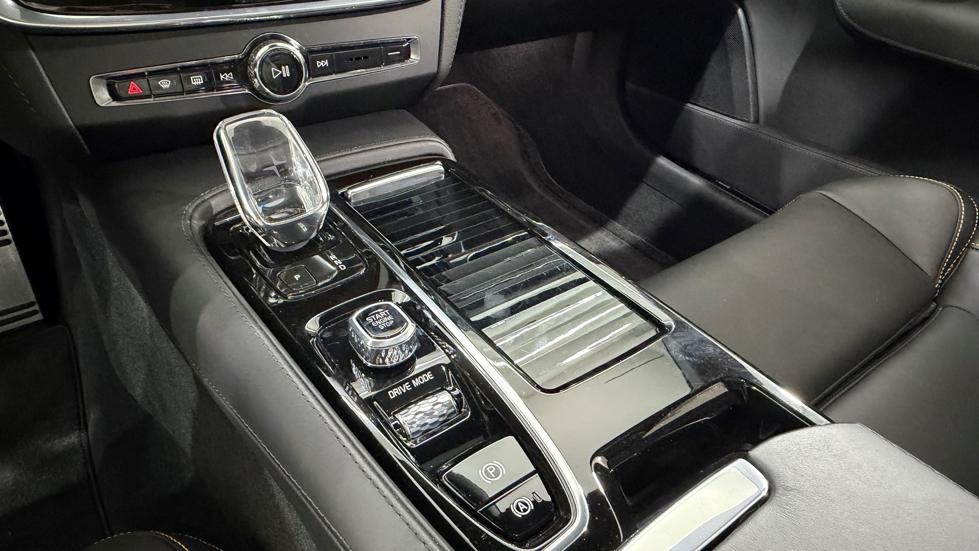 POLESTAR Polestar 1-image-13