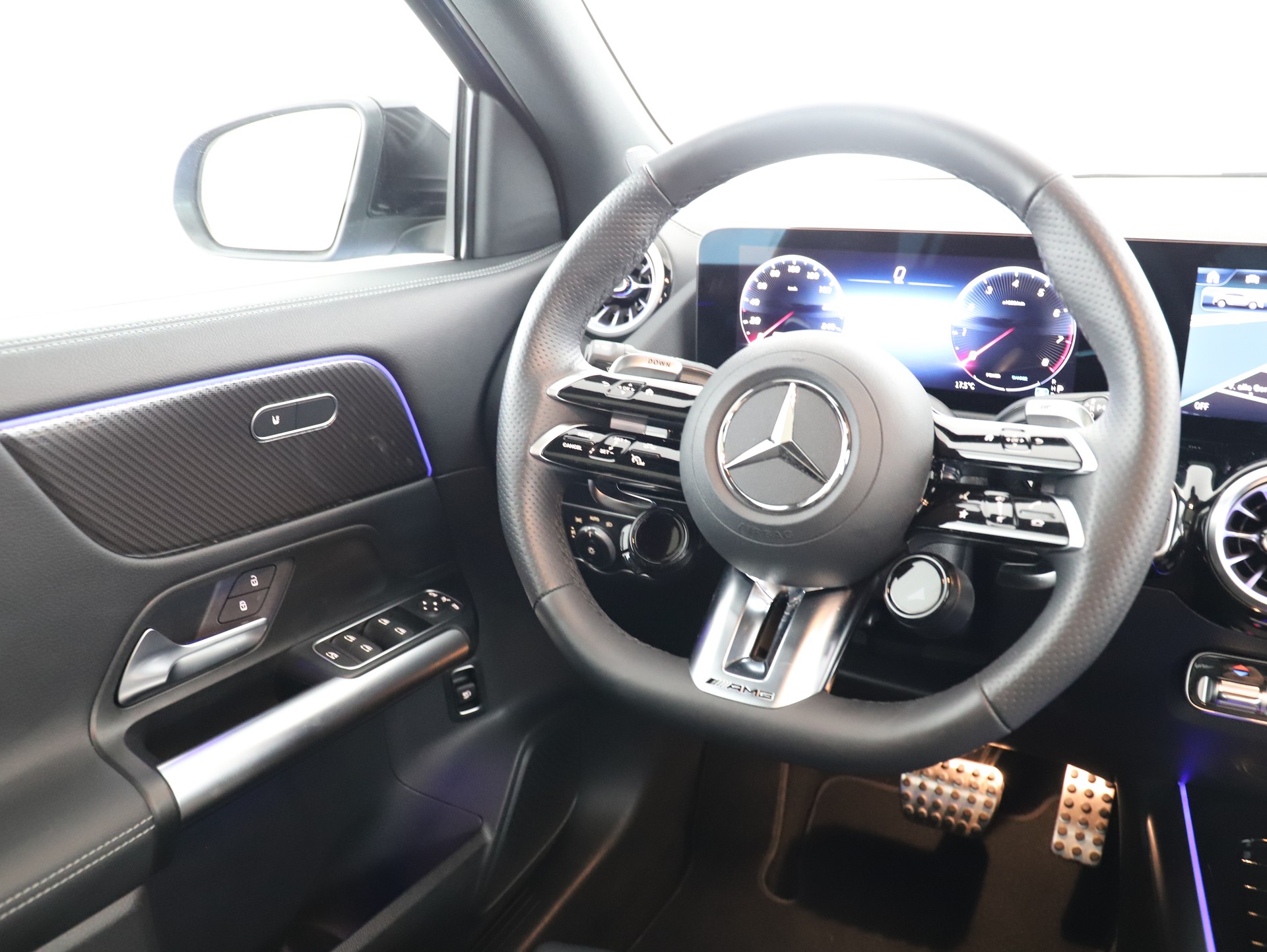MERCEDES-BENZ GLA AMG 35 4Matic 8G-DCT-image-12