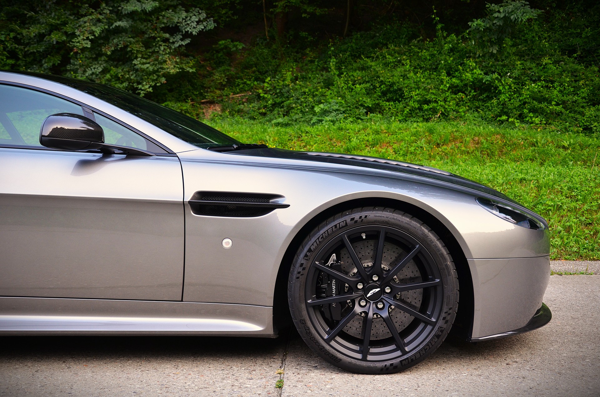 ASTON MARTIN V12 Vantage 5.9 S Sportshift-image-14