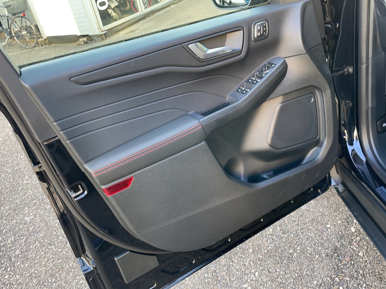 FORD Kuga 2.5 Hybrid ST-Line X 4x4-image-10