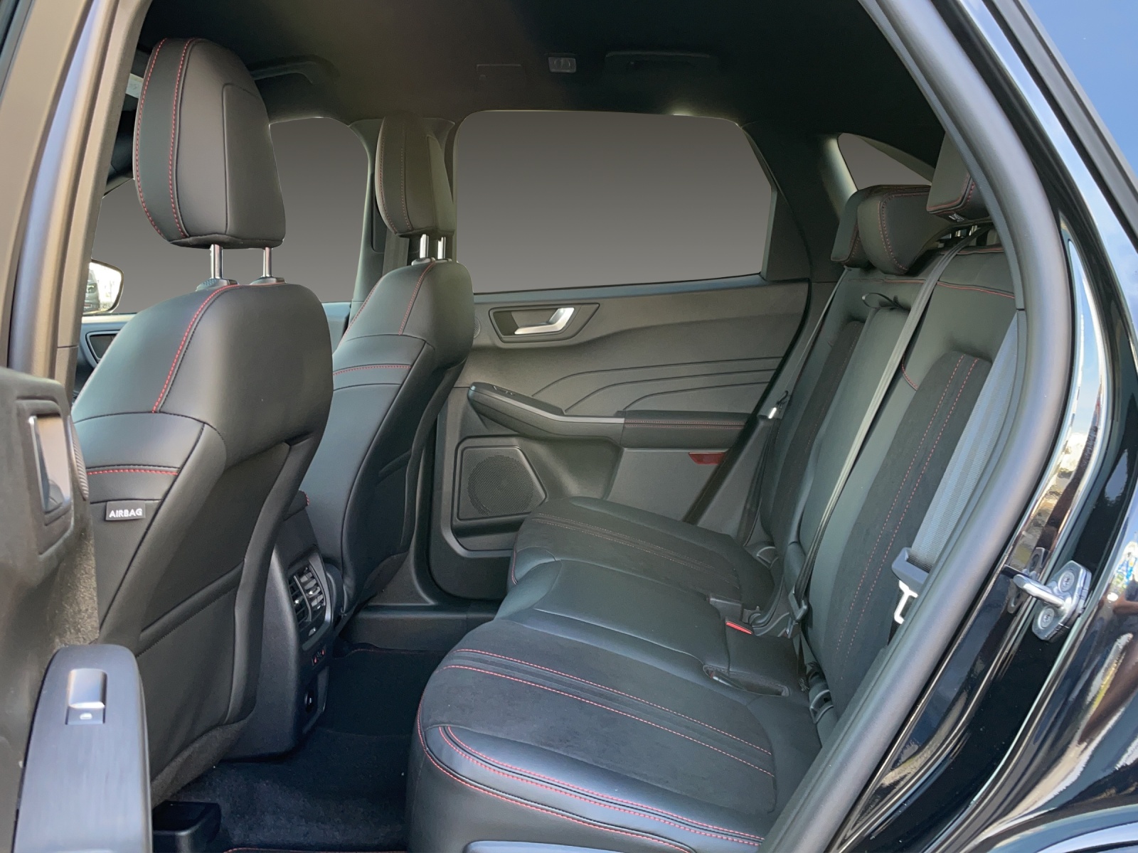 FORD Kuga 2.5 Hybrid ST-Line X 4x4-image-11