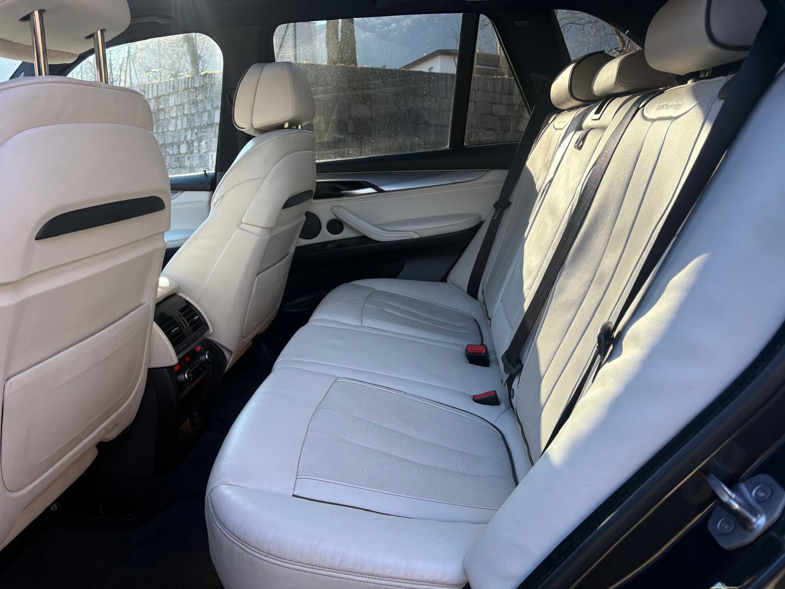 BMW X5 xDrive 40d Steptronic-image-11