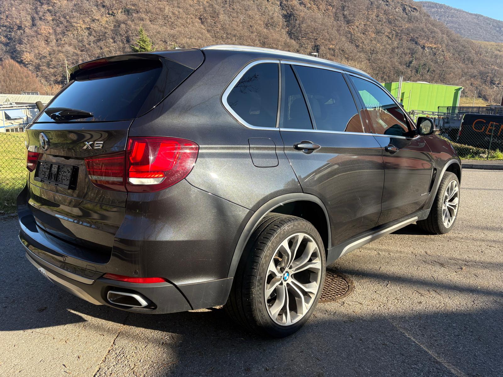 BMW X5 xDrive 40d Steptronic-image-2